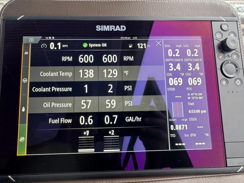 Slide: The Image of Four Winns V355 Coupe OB 2020 - 18