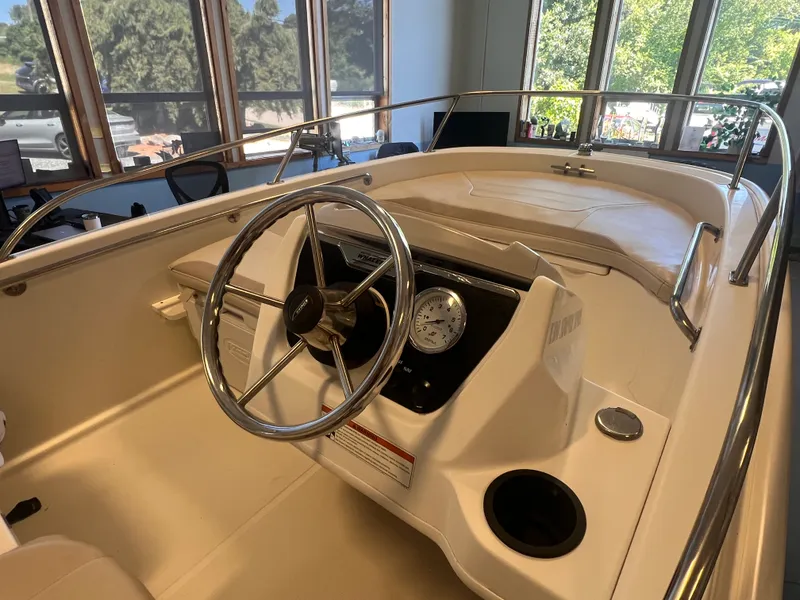 Slide: The Image of Boston Whaler 130 SUPER SPORT 2019 - 3