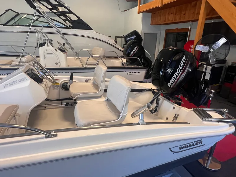 Slide: The Image of Boston Whaler 130 SUPER SPORT 2019 - 7