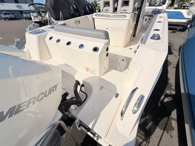Slide: The Image of Boston Whaler 280 Outrage 2026 - 12