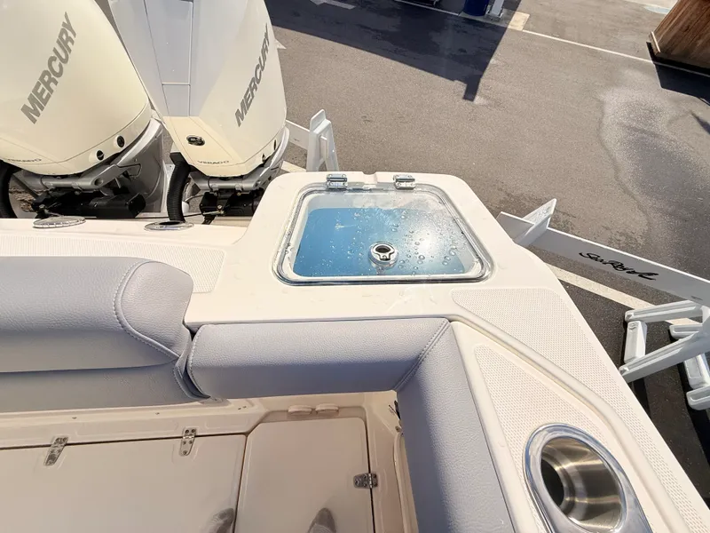 Slide: The Image of Boston Whaler 280 Outrage 2026 - 18