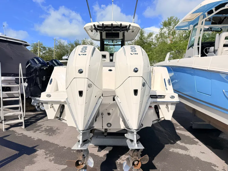 Slide: The Image of Boston Whaler 280 Outrage 2026 - 4