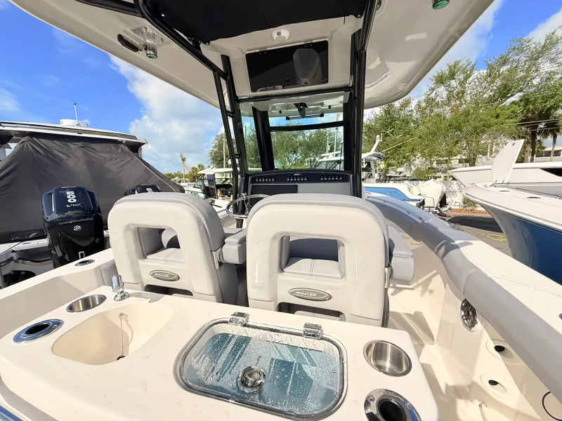 Slide: The Image of Boston Whaler 280 Outrage 2026 - 28