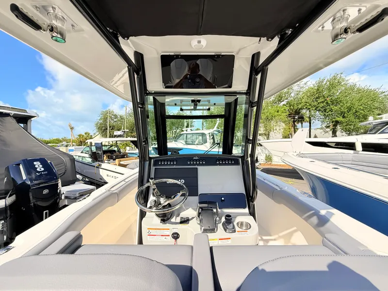 Slide: The Image of Boston Whaler 280 Outrage 2026 - 31