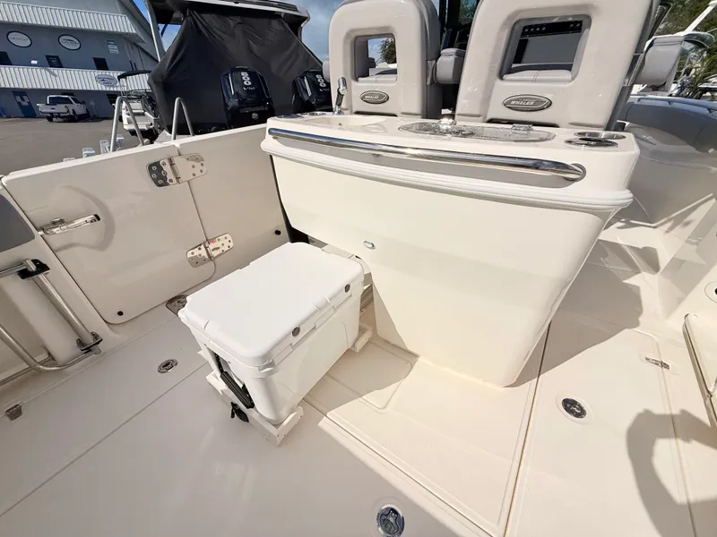 Slide: The Image of Boston Whaler 280 Outrage 2026 - 26