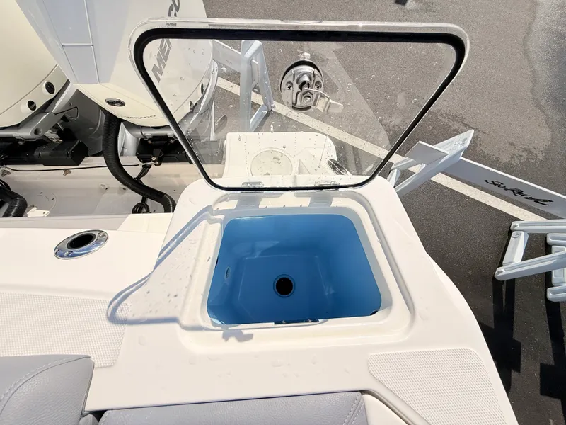 Slide: The Image of Boston Whaler 280 Outrage 2026 - 19