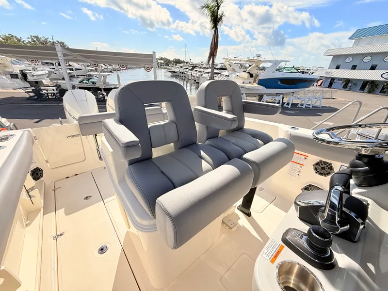 Slide: The Image of Boston Whaler 280 Outrage 2026 - 33