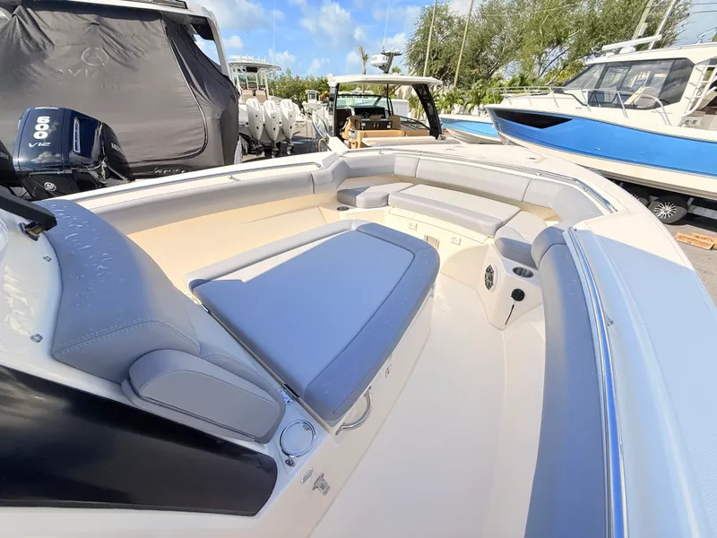 Slide: The Image of Boston Whaler 280 Outrage 2026 - 50