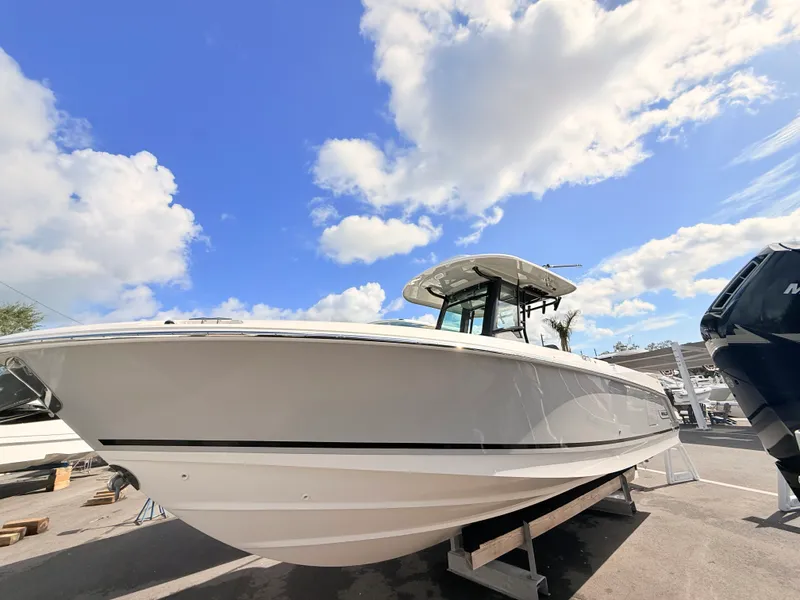 Slide: The Image of Boston Whaler 280 Outrage 2026 - 7