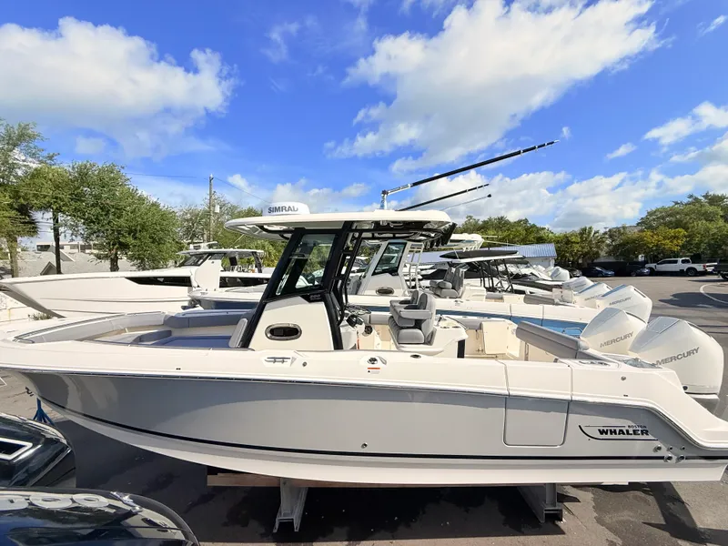 Slide: The Image of Boston Whaler 280 Outrage 2026 - 8