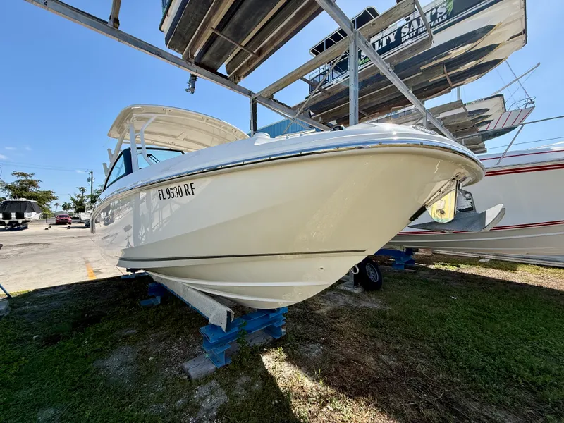 Slide: The Image of Boston Whaler 230 VANTAGE 2017 - 5