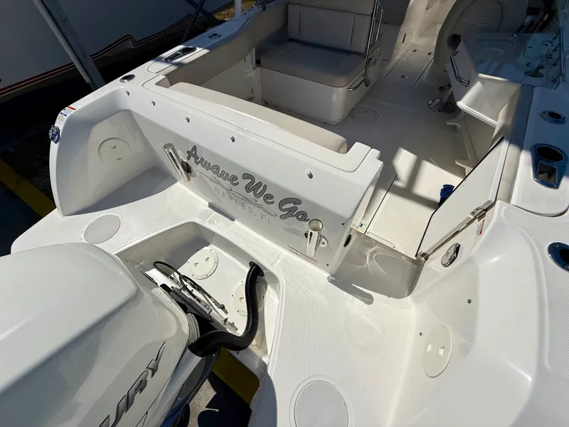 Slide: The Image of Boston Whaler 230 VANTAGE 2017 - 13