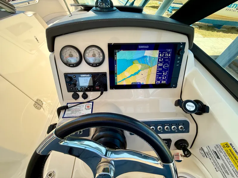 Slide: The Image of Boston Whaler 230 VANTAGE 2017 - 23
