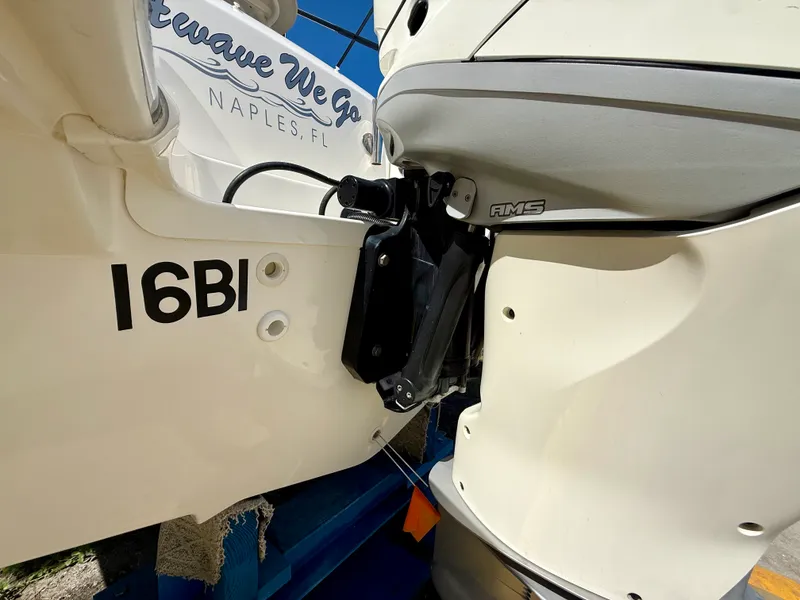 Slide: The Image of Boston Whaler 230 VANTAGE 2017 - 11