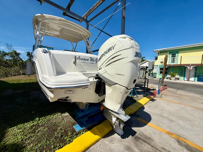 Slide: The Image of Boston Whaler 230 VANTAGE 2017 - 6