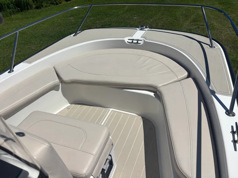 Slide: The Image of Boston Whaler 190 MONTAUK 2008 - 19
