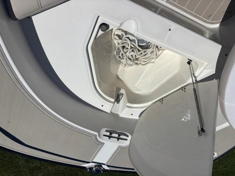 Slide: The Image of Boston Whaler 190 MONTAUK 2008 - 24