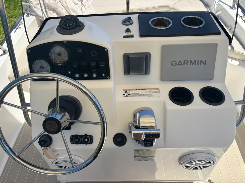 Slide: The Image of Boston Whaler 190 MONTAUK 2008 - 12