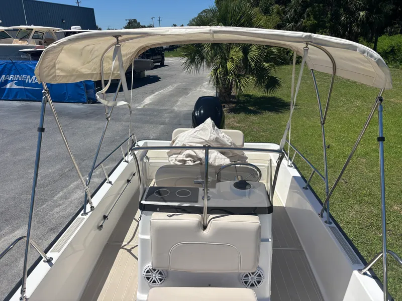Slide: The Image of Boston Whaler 190 MONTAUK 2008 - 21