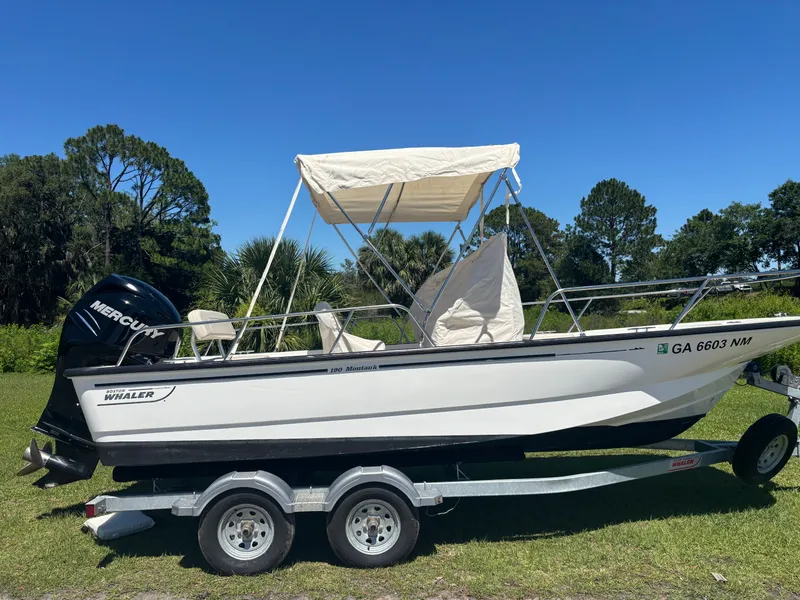 Slide: The Image of Boston Whaler 190 MONTAUK 2008 - 3