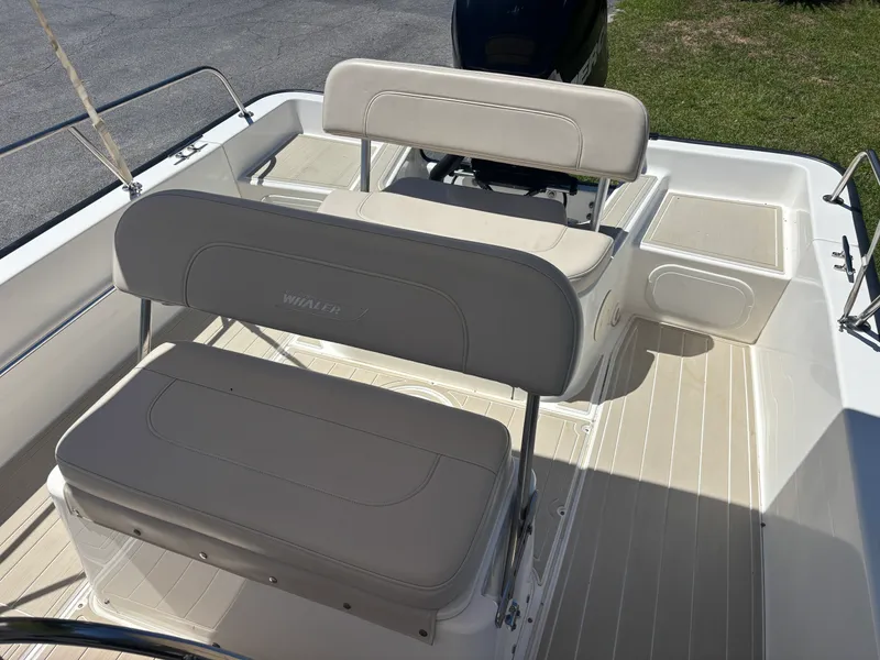 Slide: The Image of Boston Whaler 190 MONTAUK 2008 - 10