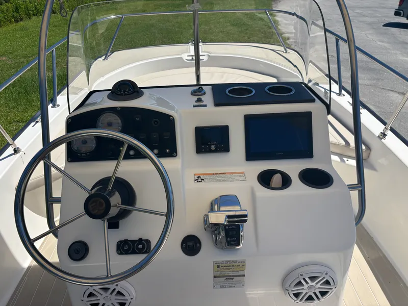 Slide: The Image of Boston Whaler 190 MONTAUK 2008 - 11
