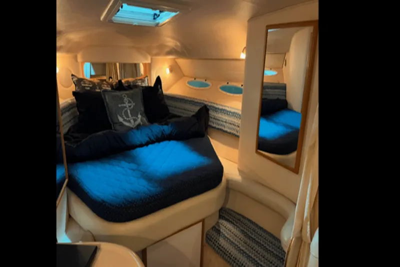 Slide: The Image of Sea Ray 340 Sundancer 2000 - 16