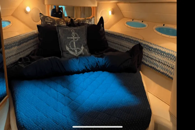 Slide: The Image of Sea Ray 340 Sundancer 2000 - 17