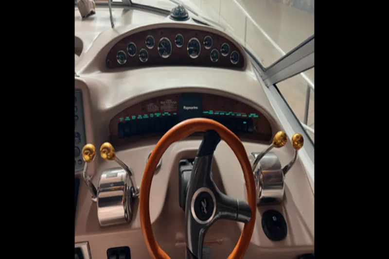 Slide: The Image of Sea Ray 340 Sundancer 2000 - 5