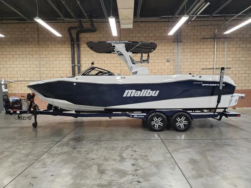 The Image of Malibu 26 LSV 2025 - 0
