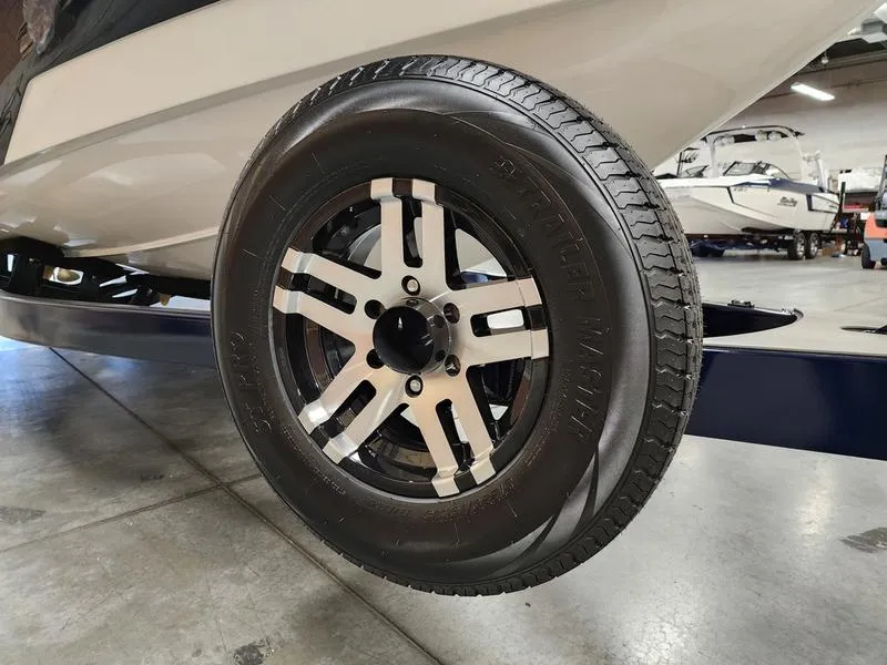 Slide: The Image of Malibu 26 LSV 2025 - 15