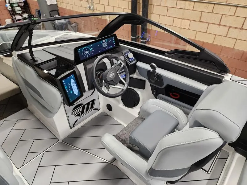 Slide: The Image of Malibu 26 LSV 2025 - 21