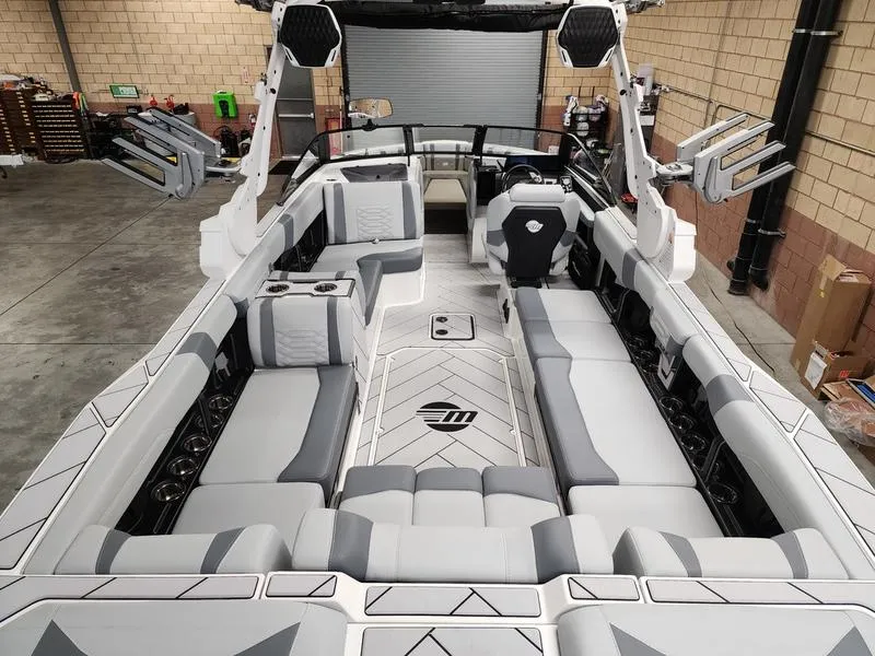 Slide: The Image of Malibu 26 LSV 2025 - 16