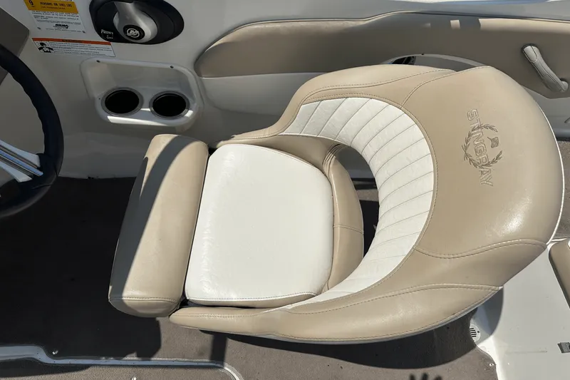 Slide: The Image of Stingray 198LX 2014 - 15