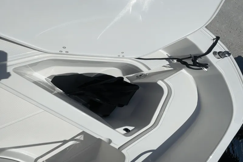 Slide: The Image of Boston Whaler 130 Super Sport 2026 - 7