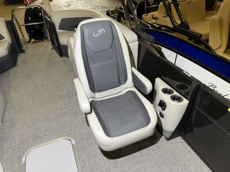 Slide: The Image of Barletta Cabrio 22 QC 2026 - 22