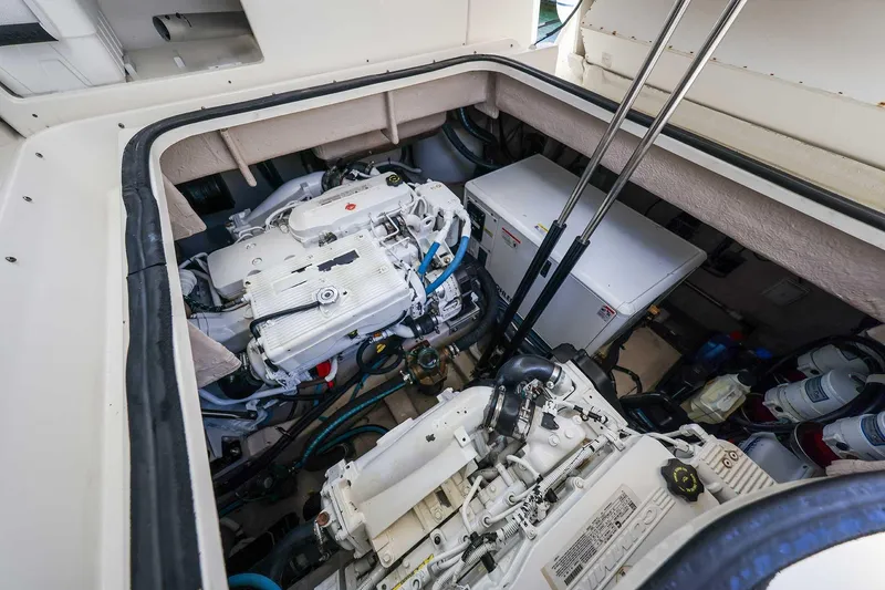 Slide: The Image of Sea Ray Sundancer 400 2017 - 47