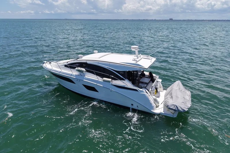 Slide: The Image of Sea Ray Sundancer 400 2017 - 14