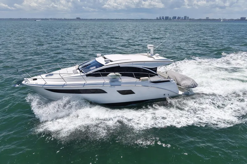 The Image of Sea Ray Sundancer 400 2017 - 0