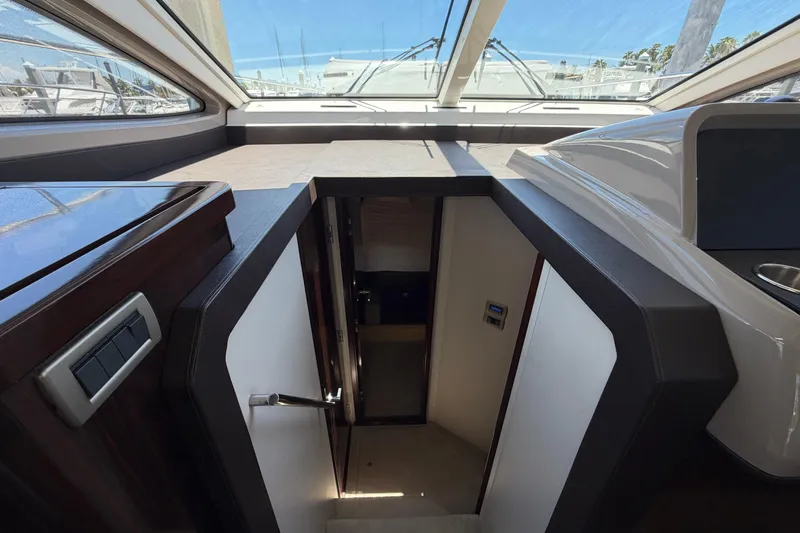 Slide: The Image of Sea Ray Sundancer 400 2017 - 35