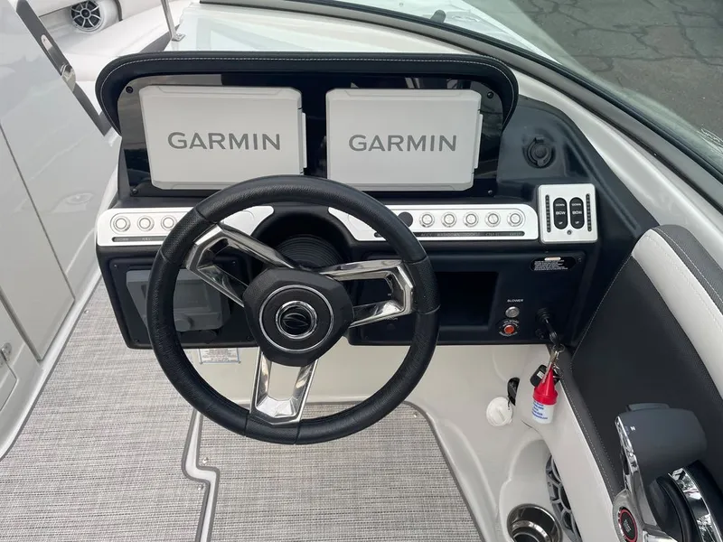Slide: The Image of Crownline Boats 290 SS 2024 - 7