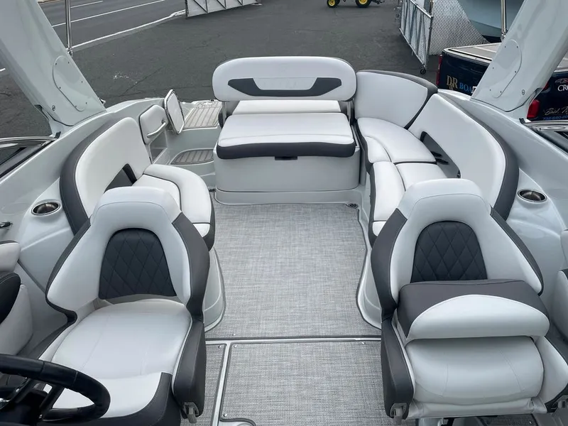 Slide: The Image of Crownline Boats 290 SS 2024 - 9