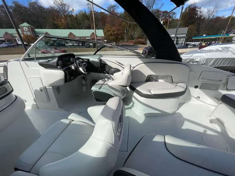Slide: The Image of Crownline Boats 290 SS 2020 - 9