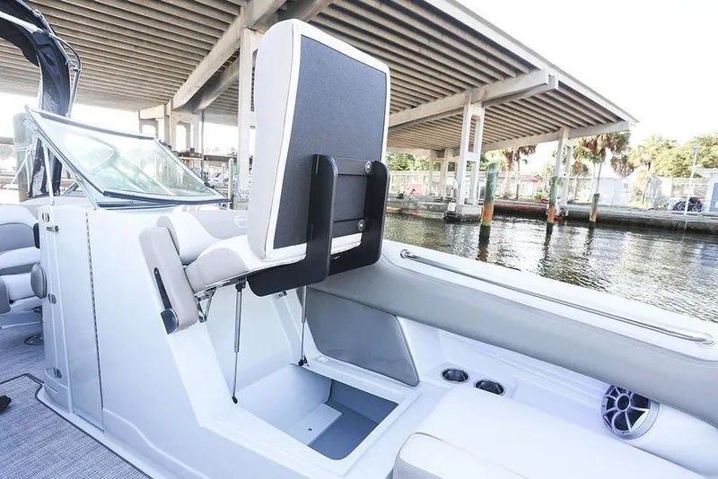 Slide: The Image of Crownline Boats 290 SS 2020 - 21