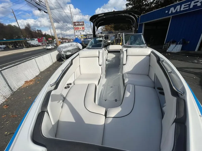 Slide: The Image of Crownline Boats 290 SS 2020 - 7