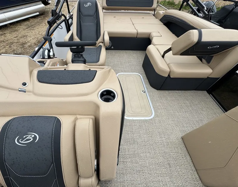 Slide: The Image of Barletta Cabrio 22 U 2026 - 16