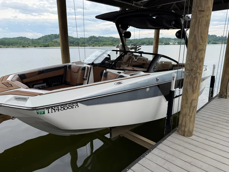 The Image of Malibu M220 2022 - 0