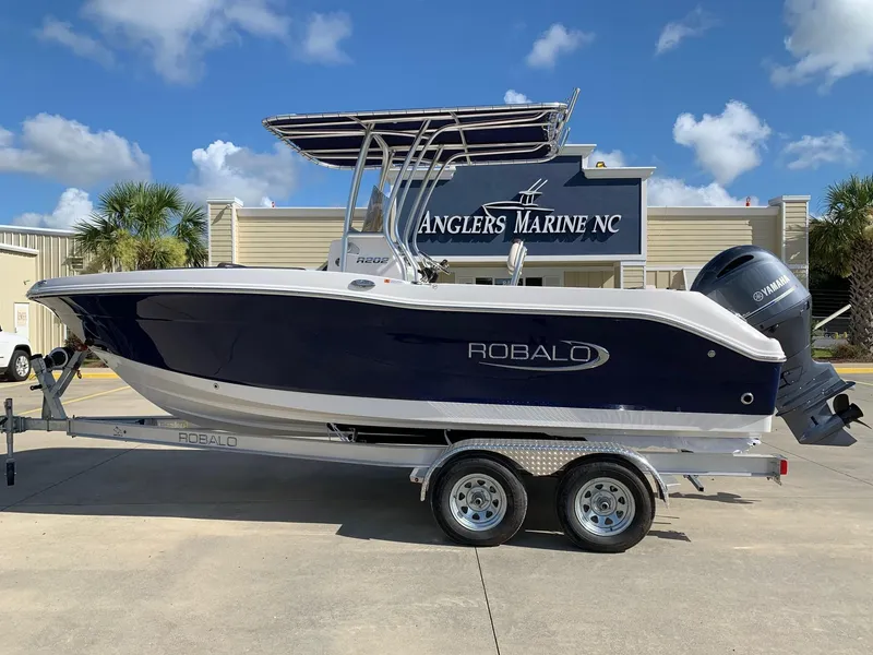 The Image of 2024 Robalo R202 Explorer boat on trailer at Anglers Marine NC. - 0