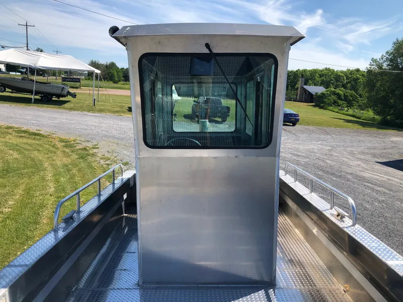 Slide: The Image of bow look at cabin/ windows - 10