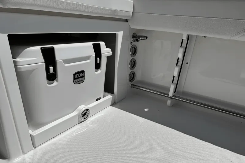 Slide: The Image of EdgeWater 248 CX 2021 - 12